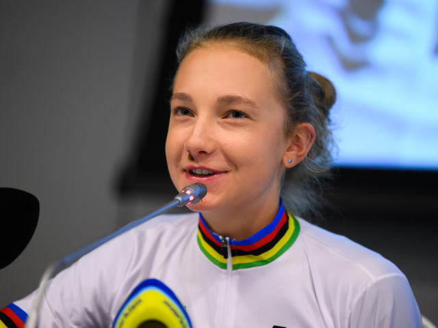 Slovensko má zlato z majstrovstiev sveta v cyklistike. Chladoňová utiekla domácej favoritke v záverečnom stúpaní