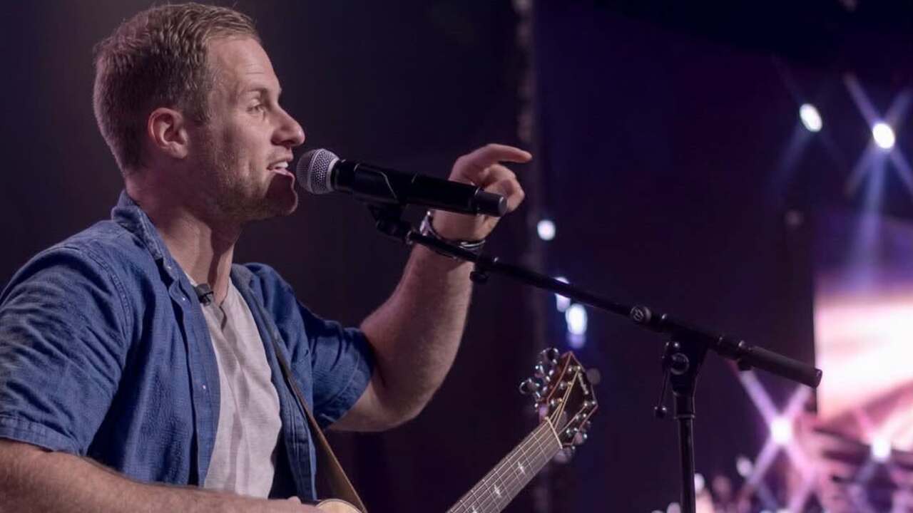 caleb flynn spevak, zabil manzelku