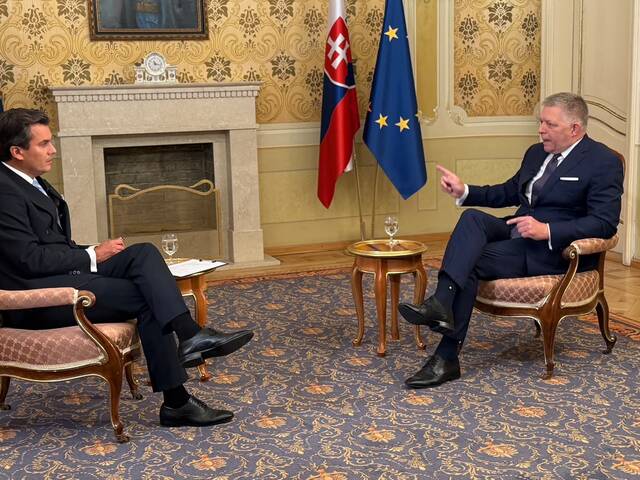 Premiér končí „s cirkusom“. Prezidenta požiada o vrátenie návrhu na odvolanie Tarabu, ak chcú voľby, budú v januári