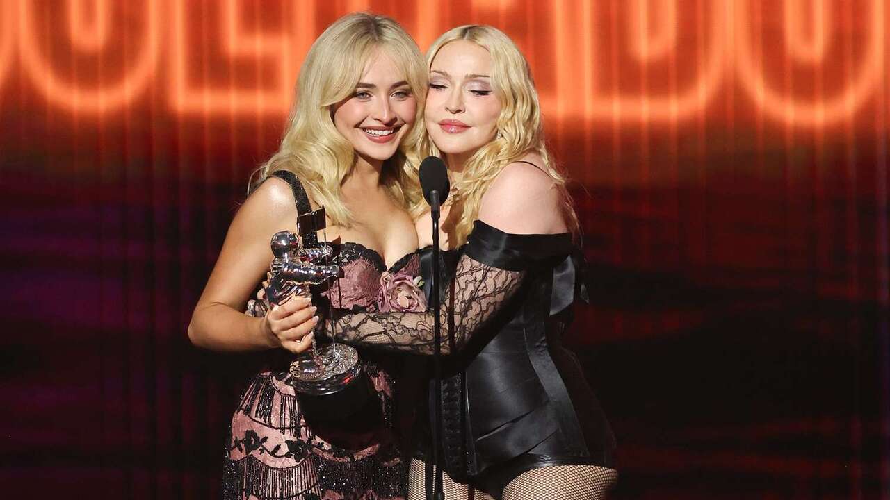 madonna-sabrina-tout-1d16fb5e925345b4998269887ed40f2a.jpg