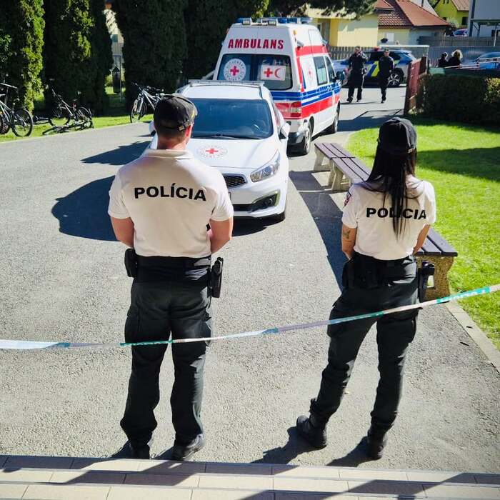 policajti Staškov útok škola