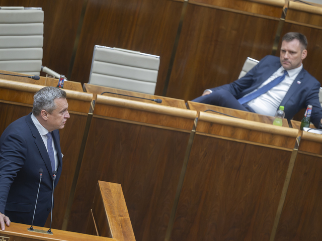 „Od moci sa neodchádza z rozmarov.“ Politológ vysvetlil, čo po odvolaní Tarabu čaká Fica a jeho koalíciu