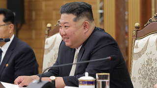 Kim Čong-un je podľa juhokórejskej rozviedky „extrémne obézny“. Gurmán a silný fajčiar si vraj rád dopraje
