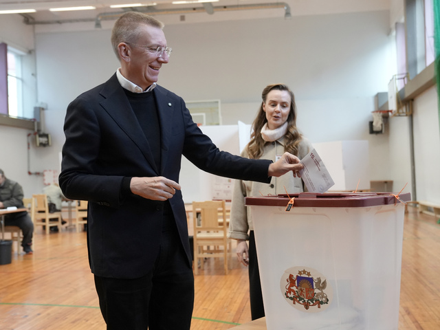Kulbergs smeruje k jasnému víťazstvu v Lotyšsku. Hnutie inšpirované MAGA skončilo podľa odhadov druhé
