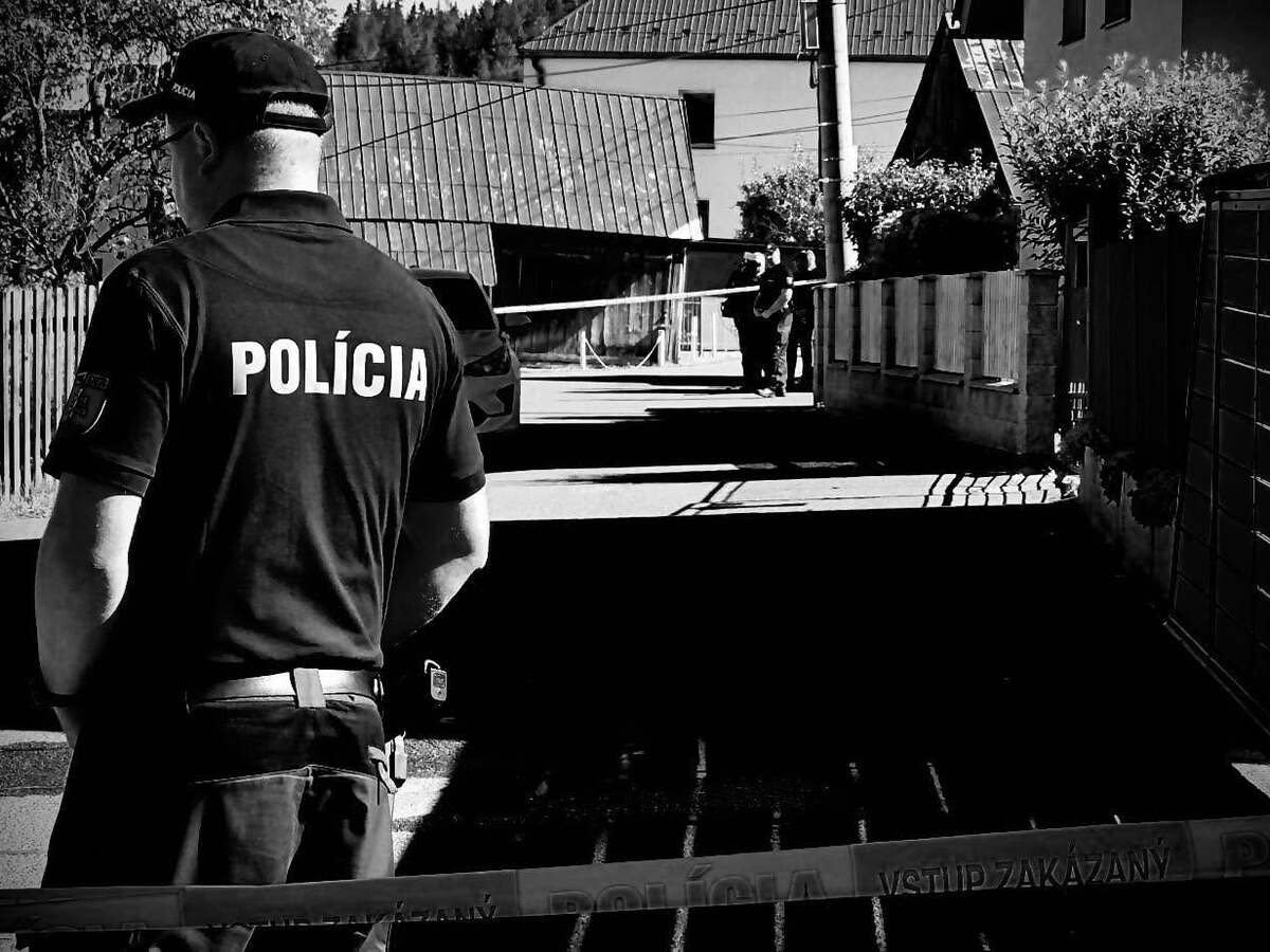 polícia policajt Staškov