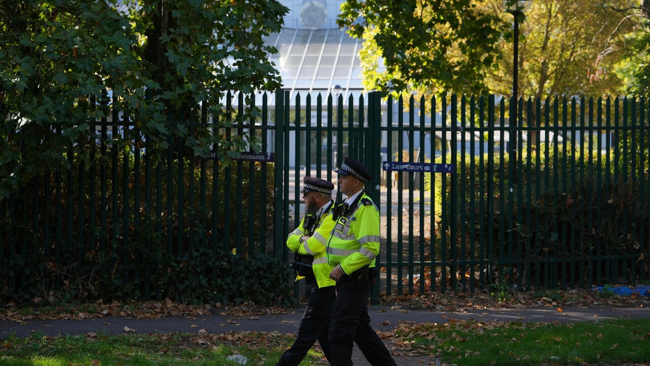 britská polícia.jpg