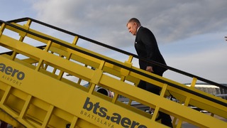 Premiér Fico odletel na samit lídrov EÚ. Chce tlačiť na ceny energií, rozpočet aj konkurencieschopnosť Európy