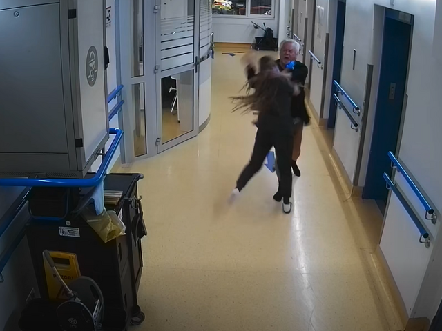 Opitý muž brutálne napadol sestričku na Kramároch. Udrel ju do hlavy a škrtil, na urgent prišiel ešte dvakrát