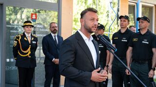 Nová kauza s kamerami? Šutaj Eštok čelí výzve na odchod, mimovládky odhalili nákup za státisíce bez súťaže