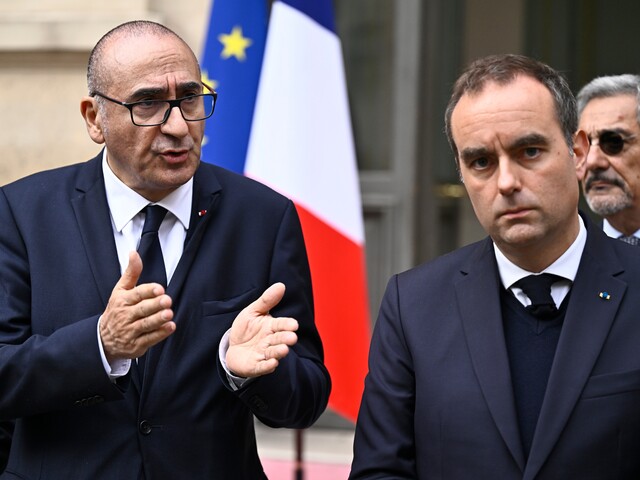 Francúzsko chce po násilnom víkende obnoviť poriadok. Premiér navrhuje zákaz vychádzania v niektorých mestách
