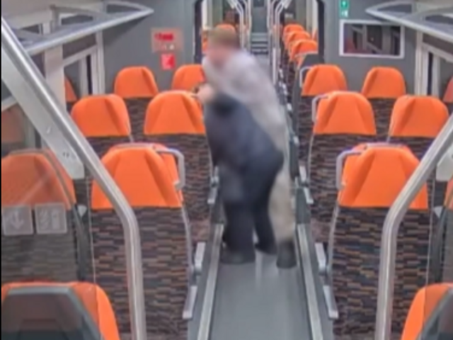 VIDEO: Prišla do práce, skončila v nemocnici. Opitý muž napadol vlakvedúcu v Martine, zasiahnuť museli cestujúci