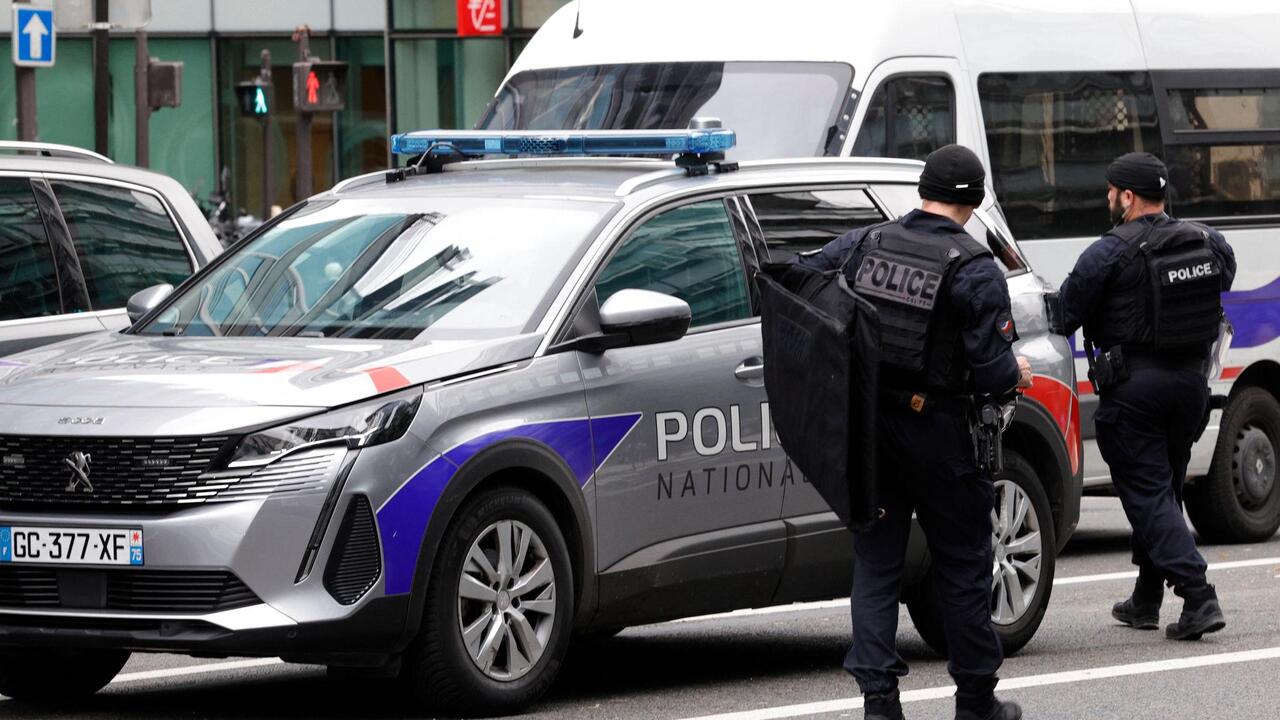 polícia policajt policajti Francúzsko