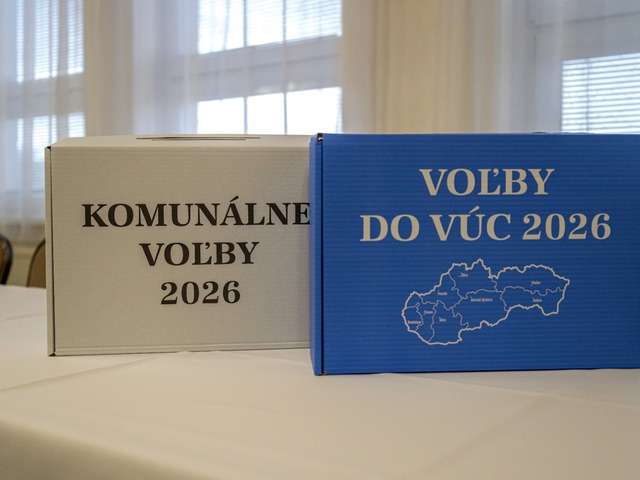 Volebné miestnosti sú otvorené. Ako vyzerá situácia vo volebných miestnostiach priblížili redaktori ta3