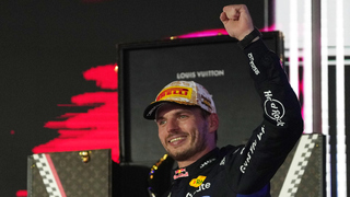 Verstappen ostro kritizuje neprijateľné nerovnosti na trati v Austine. Pre silné bolesti musí užívať lieky