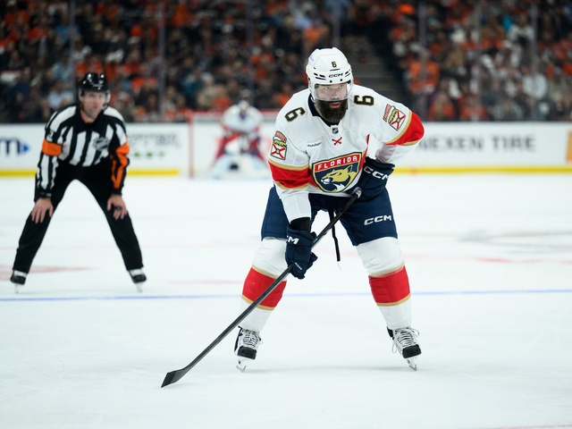 Český veterán Gudas predviedol ďalšiu brutalitu. Už ho vyhoďte z NHL, žiadajú naštvaní fanúšikovia