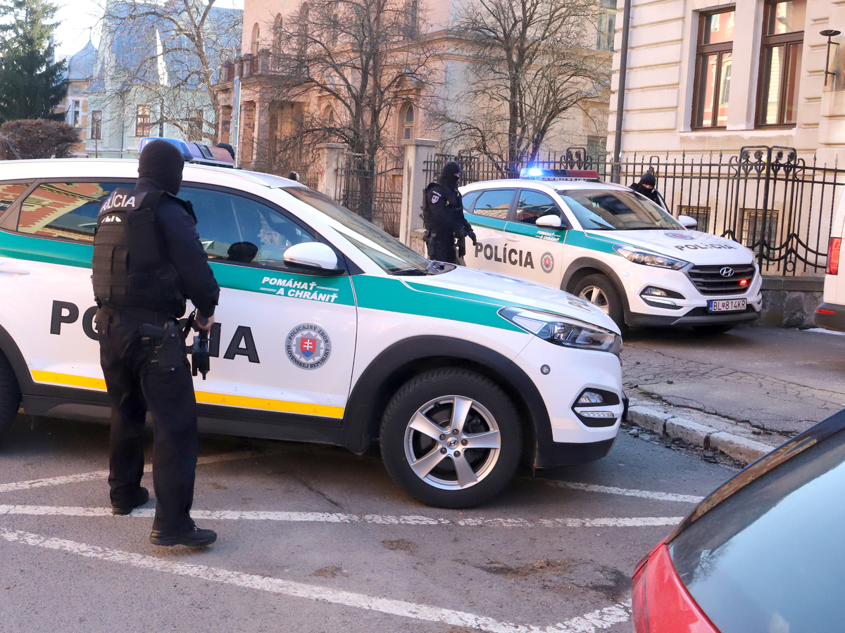 špecializovaný trestný súd Banská bystrica polícia policajti policajt auto hliadka