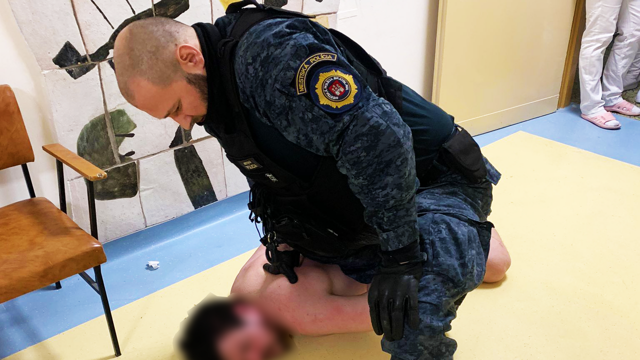 mestský policajt Bratislava mestská polícia zatknutie