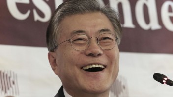 Favoritom na prezidenta Južnej Kórey je bývalý protikandidát zosadenej Pak Kun-hje