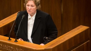Ombudsmanka Dubovcová naposledy vystúpila v parlamente, poslanci chýbali