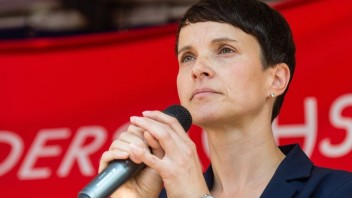 Nemeckých pravicových populistov do volieb nepovedie Petryová