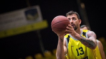 Basketbalisti Interu zrovnali krok s Prievidzou, Komárno s Košicami