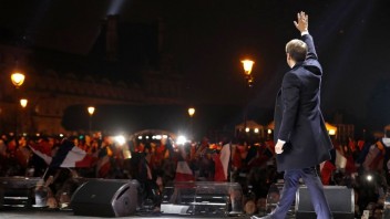 Macron vystúpil s prejavom: Čaká sa, že Francúzsko bude brániť svetlo