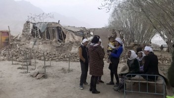 Západ Číny zasiahlo zemetrasenie, zabilo najmenej osem ľudí