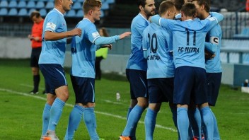 Futbalisti Nitry prekvapivo ľahko zdolali Košice v šlágri o postup