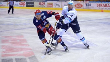 Hokejista Michal Novák opäť zvolil netradičnú formu prípravy