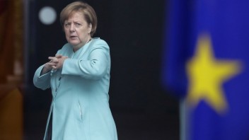 Merkelová pred summitom G20 privítala Trumpa, presvedčí ho o klíme?