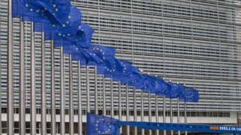 Svetové firmy poskytli zavádzajúce informácie, Európska komisia hrozí pokutami