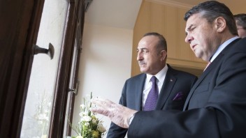 Naštrbené vzťahy medzi Nemeckom a Tureckom chcú zlepšiť
