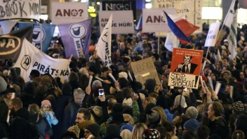 V českých mestách sa protestovalo proti Ondráčkovi s minulosťou v ŠtB