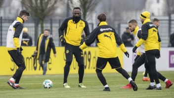 Bolt trénoval s Dortmundom, prilákal stovky fanúšikov