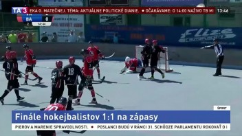 Hokejbalové finále je vyrovnané, pokračovať bude v Bratislave
