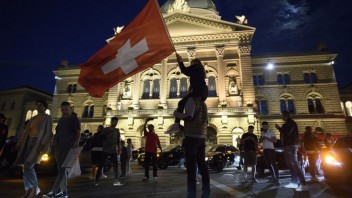 Švajčiari vyhrali nad Srbskom, o triumfe rozhodli pred koncom