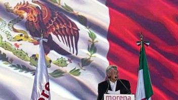 Mexičania hlasujú v dôležitých voľbách, kandidátov spája jedna vec