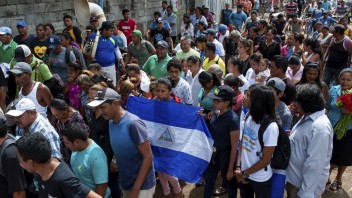 Protesty v Nikarague neutíchajú, ľudia pochodovali za posledné obete