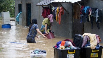 Filipíny bojujú s ničivými povodňami, postihli viac ako milión ľudí