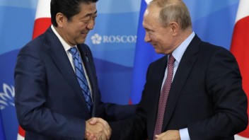 Putin chce urovnať 70-ročný spor, Tokiu navrhol mierovú zmluvu