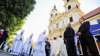 Pripomíname si sviatok Sedembolestnej Panny Márie, patrónky Slovenska