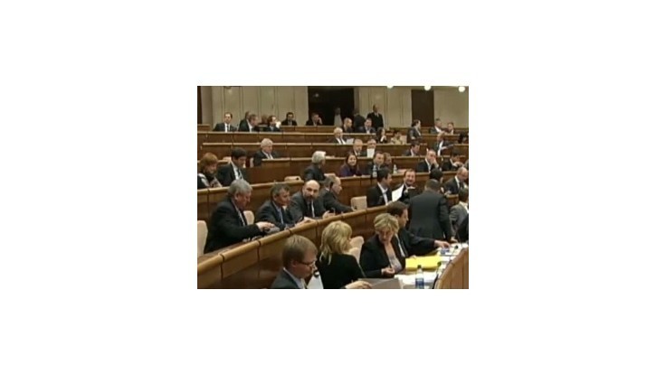 Poslanci schválili predčasné voľby, k urnám sa pôjde 10. marca 2012