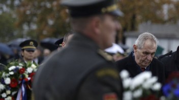 Zeman udelil pri príležitosti osláv ČSR štátne vyznamenania