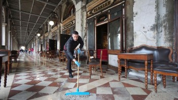 Taliansko sa spamätáva, povodne zničili baziliku a zanechali obete