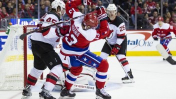 NHL: Capitals vyhrali siedmykrát v rade, Bäckström pomohol hetrikom