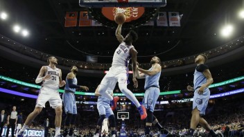NBA: Veterán Wade rozhodol o tesnej výhre Miami