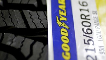 Goodyear končí vo Venezuele, ako odstupné daruje pneumatiky