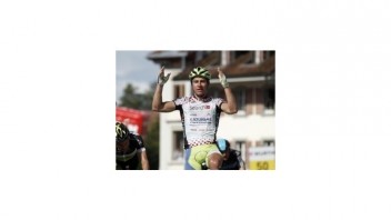 Sagan vyhral 3. etapu Okolo Švajčiarska, pelotón zabrzdil vlak