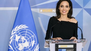 Angelina Jolie zvažuje politickú kariéru, nevylúčila ani Biely dom
