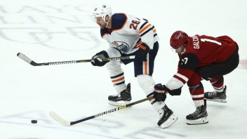 NHL: Kojoti s Edmontonom prehrali, Pánik si pripísal asistenciu